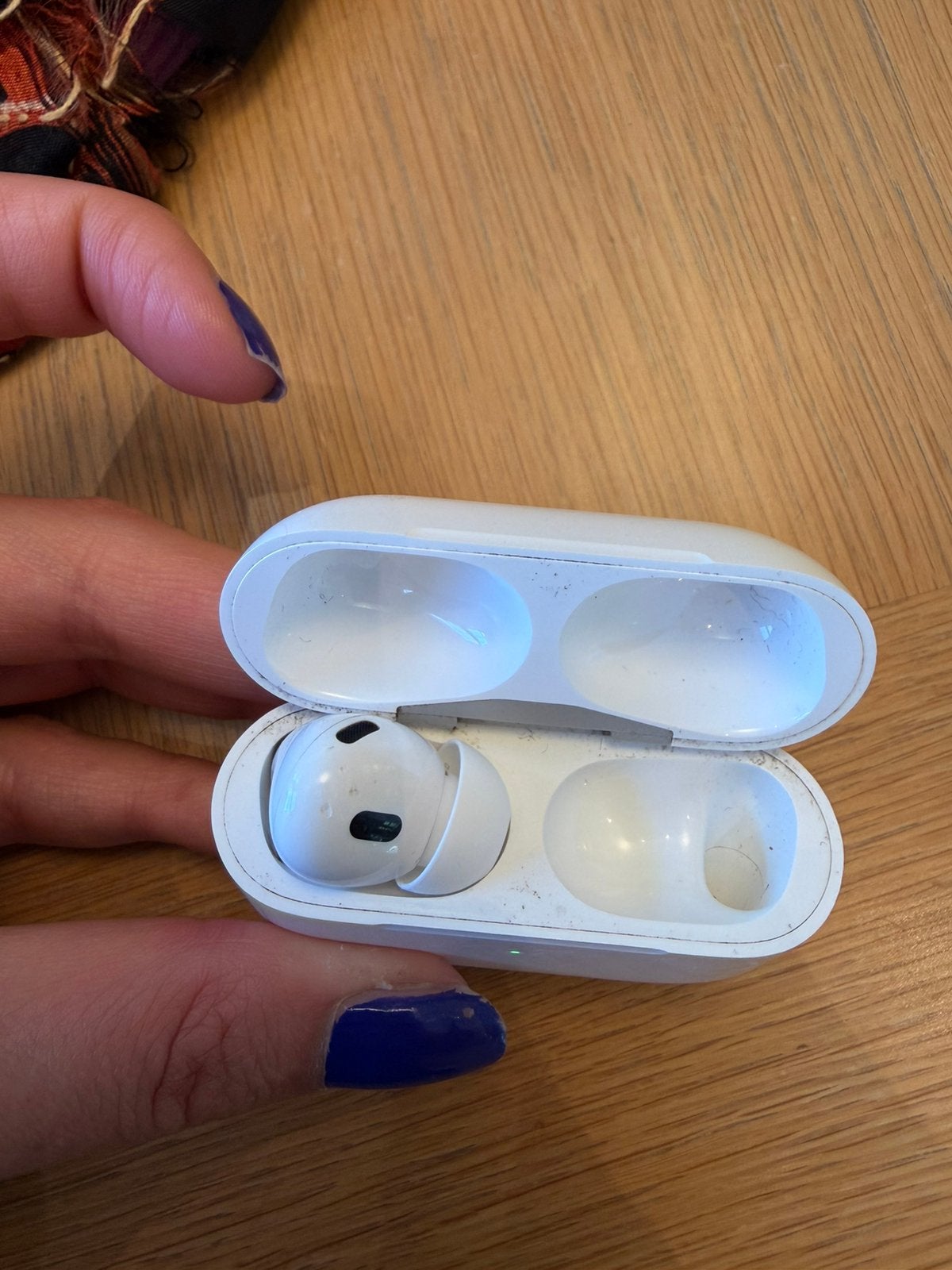 AirPods Pro 2 Oplaadcase + Linker Oordopje (Origineel)