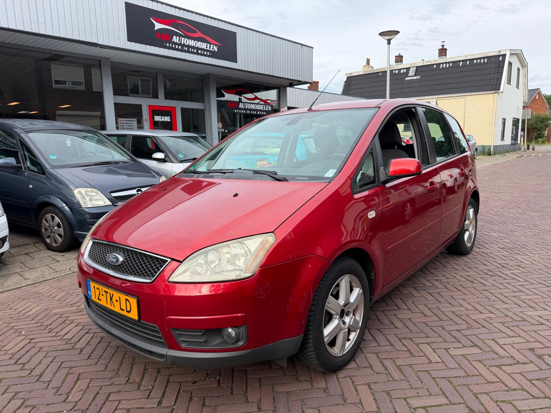 Ford Focus C-Max 1.6-16V Futura Nieuwe ApK, Auto's, Ford, Voorwielaandrijving, 1596 cc, 15 km/l, Gebruikt