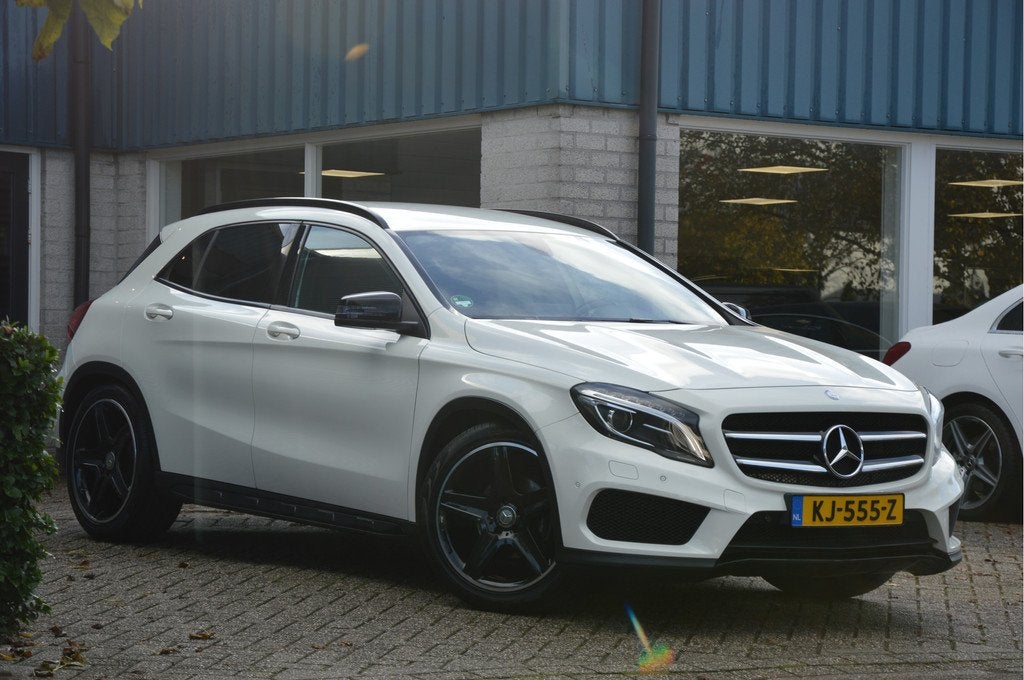 Mercedes-Benz GLA 180 AMG-LINE | NIGHT | XENON | PDC | NAVI, 12 maanden, Gebruikt, 4 cilinders, 1335 kg