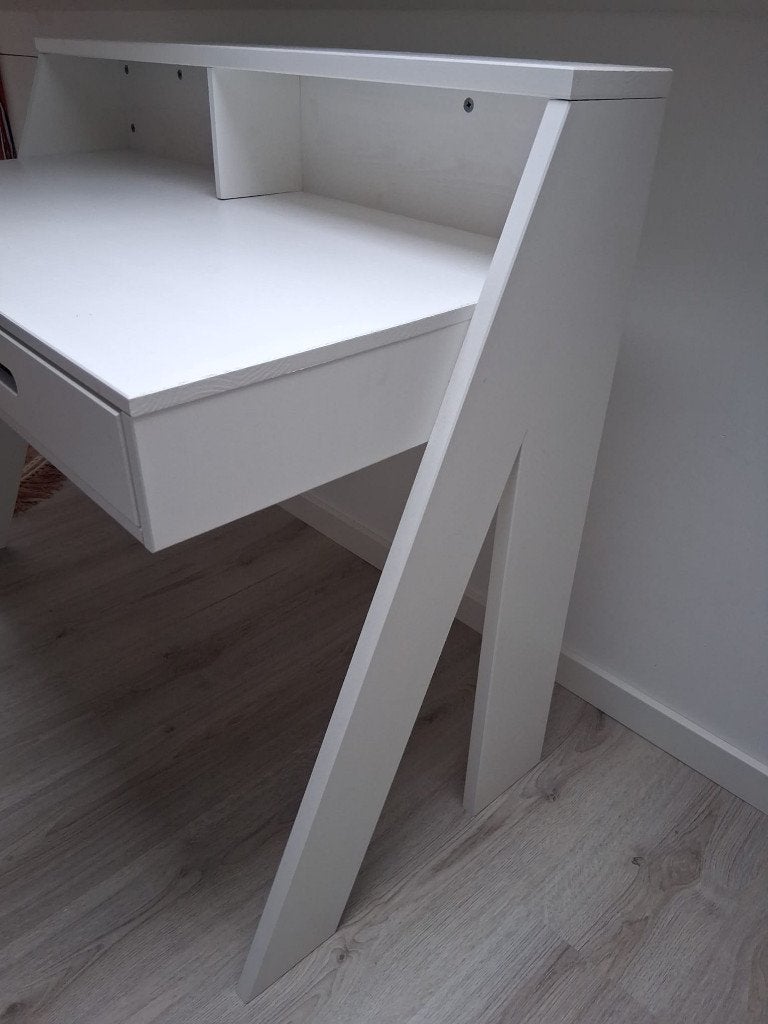 Wit Ikea Bueau, Ophalen, Met lades, Gebruikt, Hout