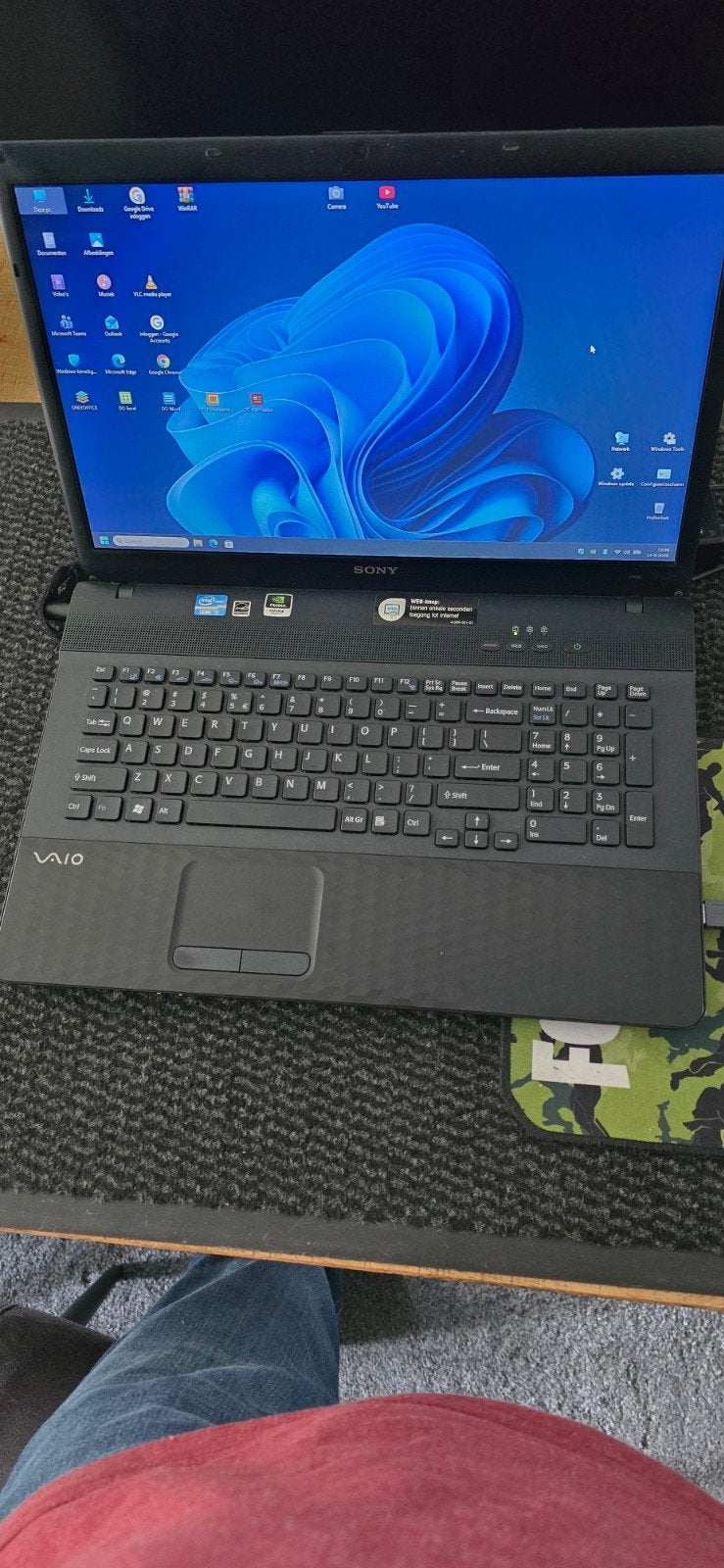17.3" Sony Vaio@2.4GHZ, Gebruikt, Met videokaart, 2 tot 3 Ghz, Qwerty