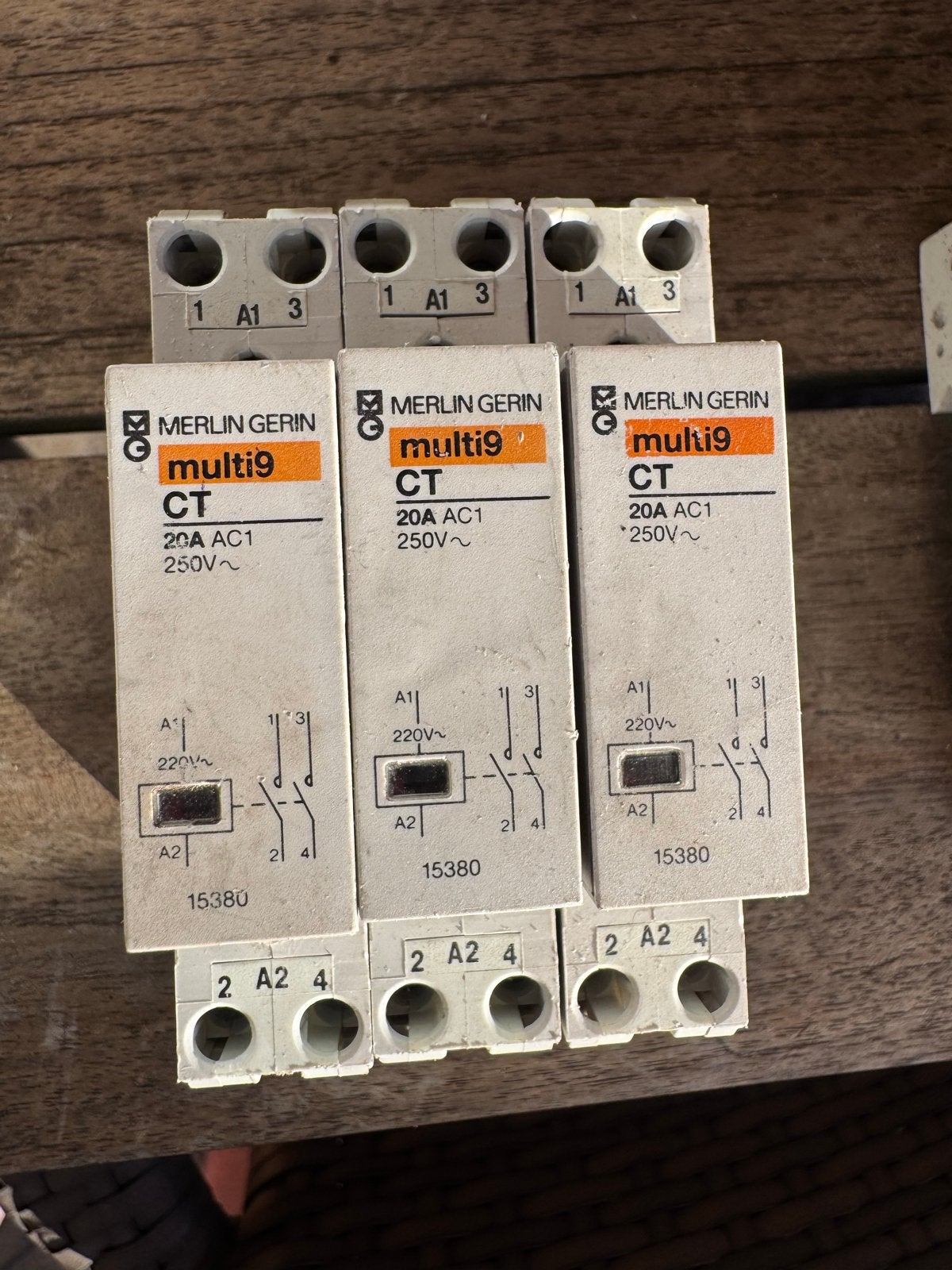 3x Merlin Gerin Multi9 CT 20A AC1 250V Relais, Ophalen of Verzenden, Gebruikt, Schneider Electric, Relais