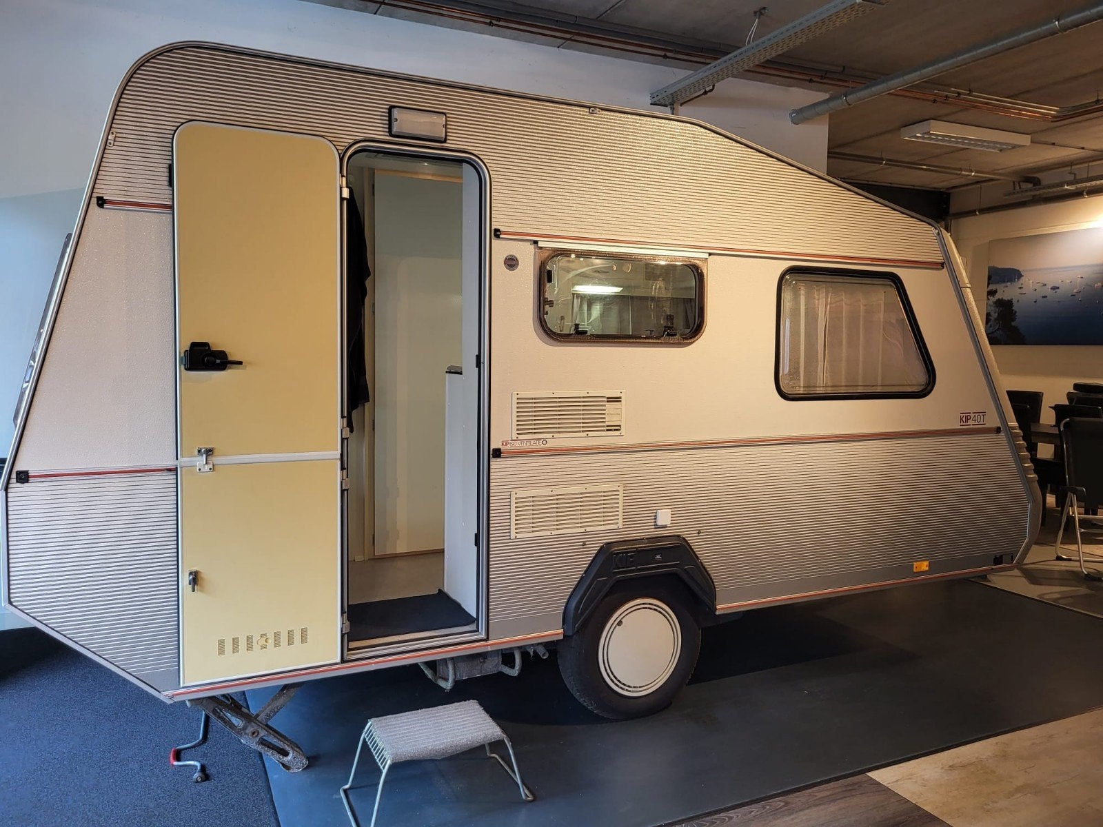 KIP De Luxe 40T, Caravans en Kamperen, Caravans, Rondzit, Kip, Omvormbare zithoek, Tot en met 4