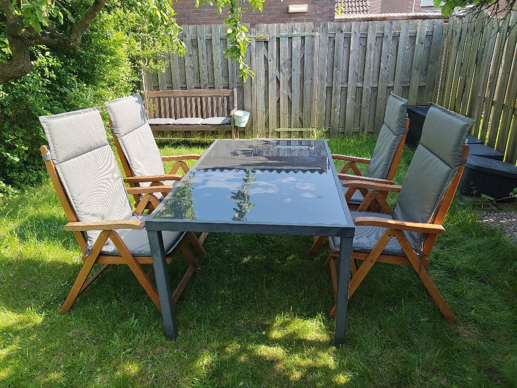 Mooie tafel met glazen blad, houten stoelen en kussens, Tuin en Terras, Tuintafels, Ophalen, Gebruikt, Rechthoekig, Hout