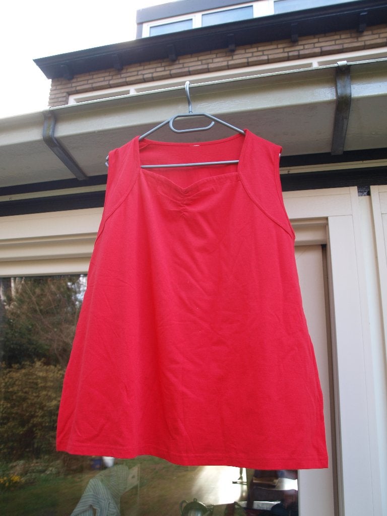 shirt zonder mouw maat 48, Ophalen of Verzenden, Nieuw, Rood, Shirt of Top