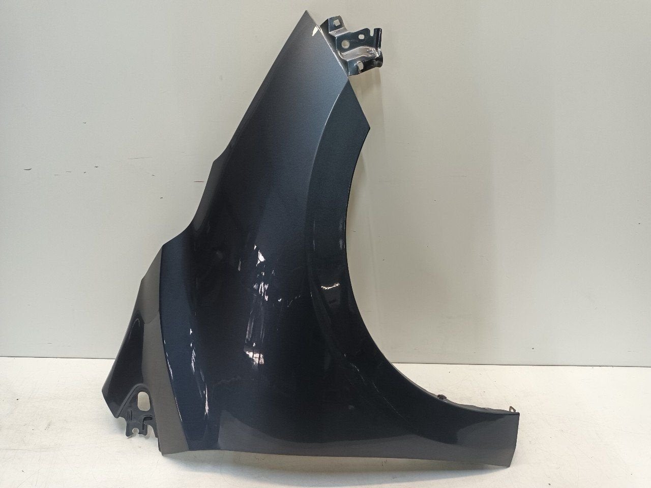 Spatbord rechts voor Nissan Micra, Onderdelen@venauto.nl, Van der Ven Autorecycling B.V., Gebruikt, Ettenseweg 76, 4706 PB Roosendaal, The Netherlands