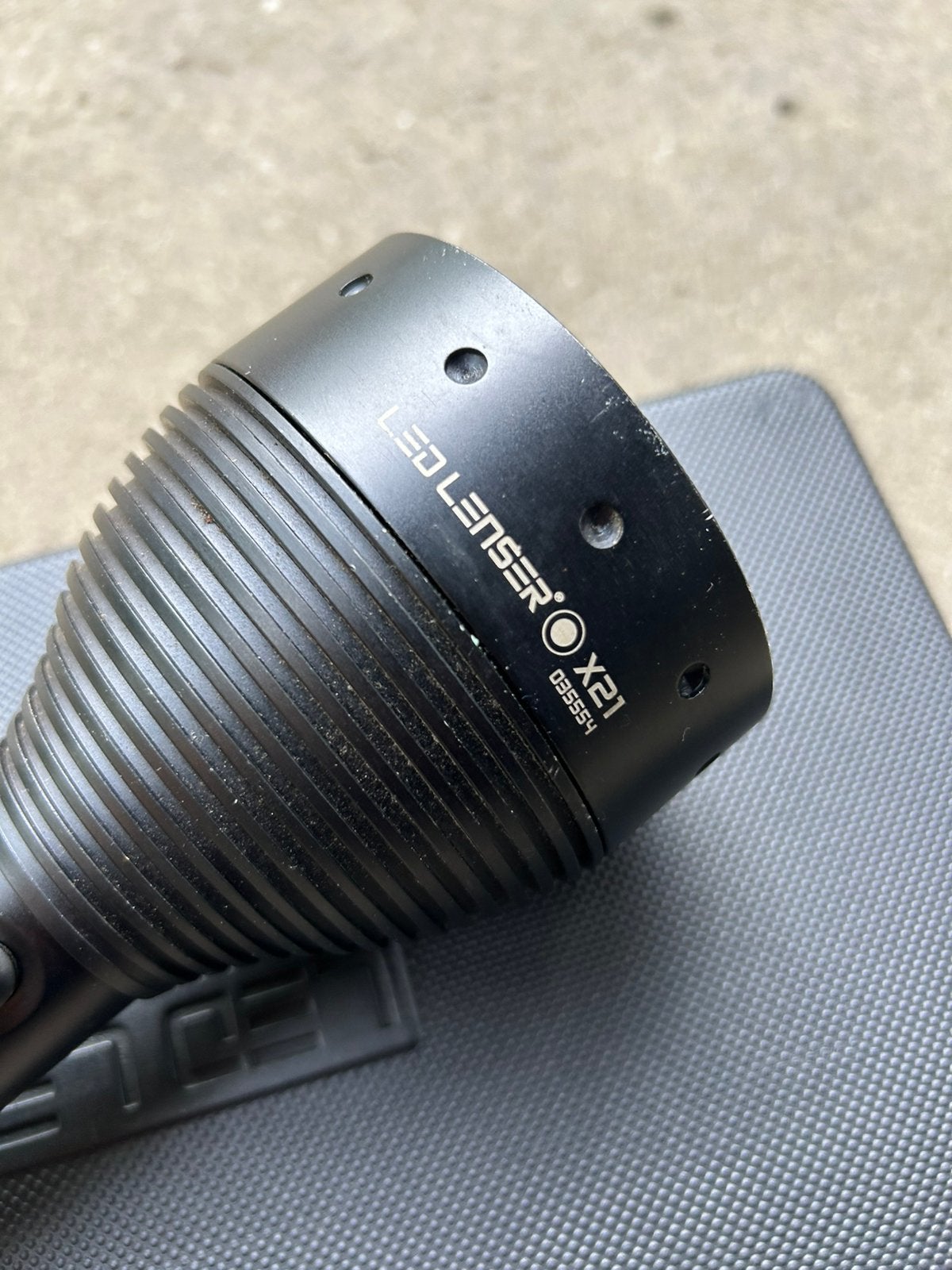 Ledlenser X21 zaklamp in koffer, Ophalen of Verzenden, Gebruikt, Batterij