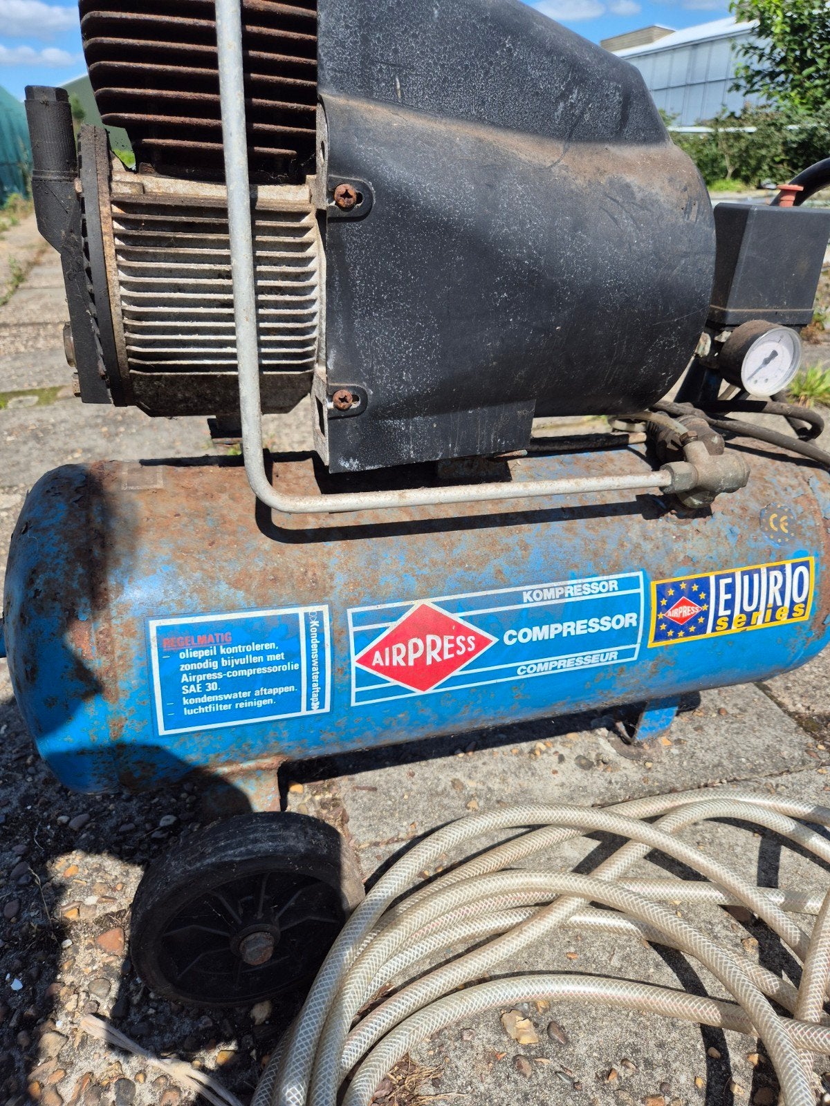 compressor, Doe-het-zelf en Verbouw, 25 tot 100 liter, Ophalen, 200 tot 400 liter/min
