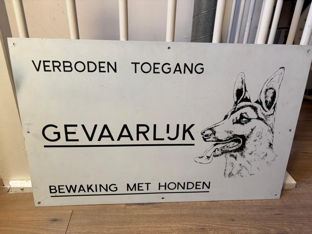 Verboden toegang, Ophalen