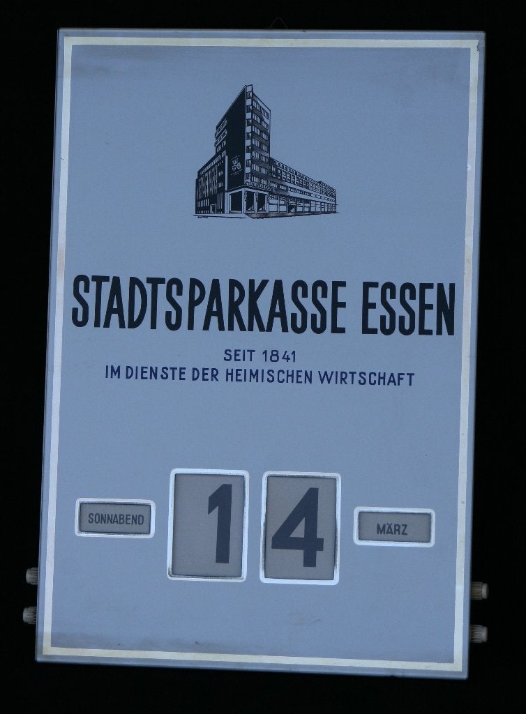 Wandkalender universeel analoog, GLAS !! hebbedingetje, Ophalen of Verzenden, Jaarkalender, Zo goed als nieuw