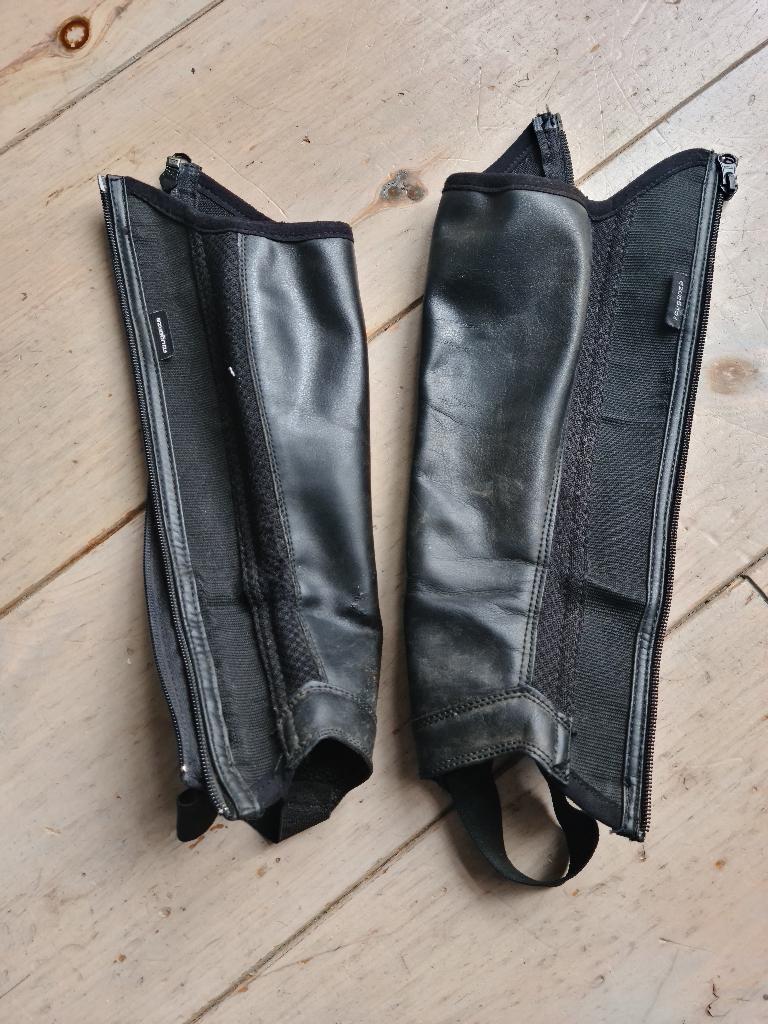 Fouganza paardrij minichaps 8-9 jaar, Dieren en Toebehoren, Paardrijkleding, Ophalen, Gebruikt, Kinderen, Dressuur