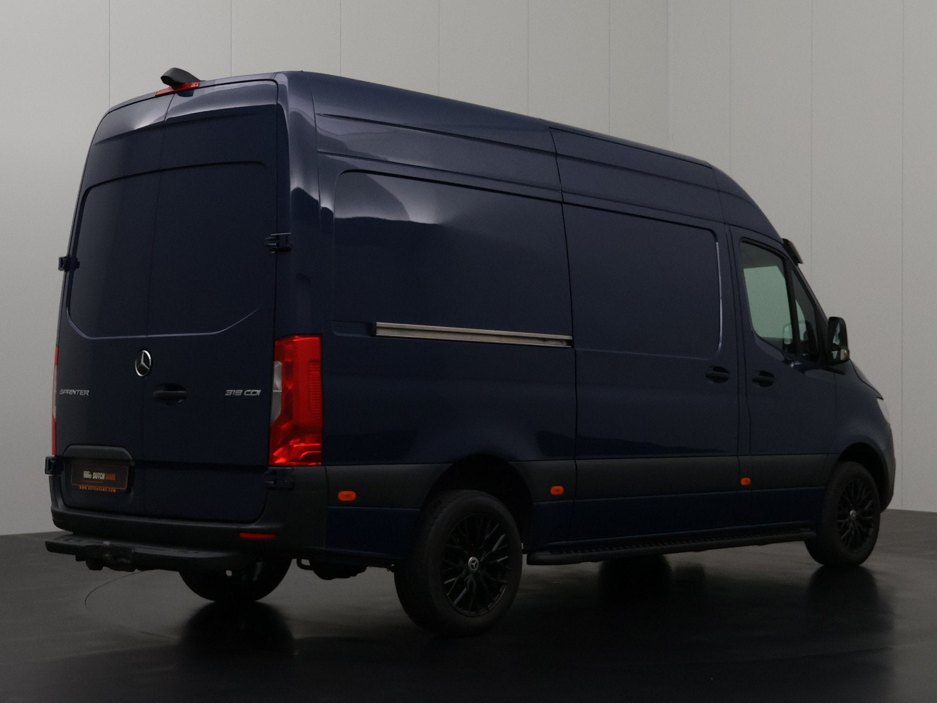 Mercedes-Benz Sprinter 319CDi 3.0V6 L2H2 Edition | 10" Navig, Auto's, Bestelauto's, Multifunctioneel stuurwiel, Gebruikt, Zwart