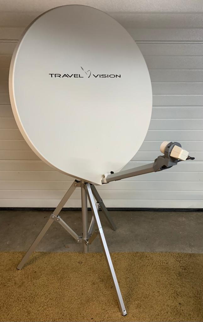 TravelVision R6-80 volautomatische schotelset + tv compleet, Ophalen of Verzenden, Zo goed als nieuw