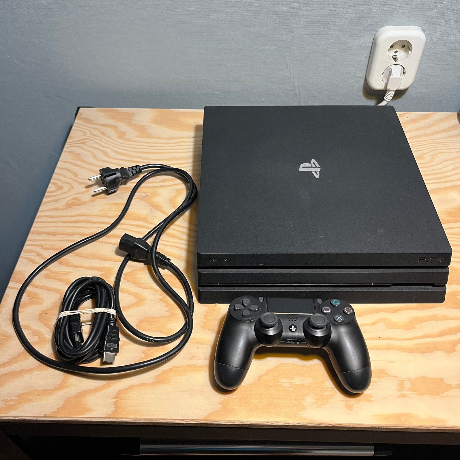 Playstation 4 pro 1TB digital only, Spelcomputers en Games, Spelcomputers | Sony PlayStation 4, Ophalen of Verzenden, Zo goed als nieuw