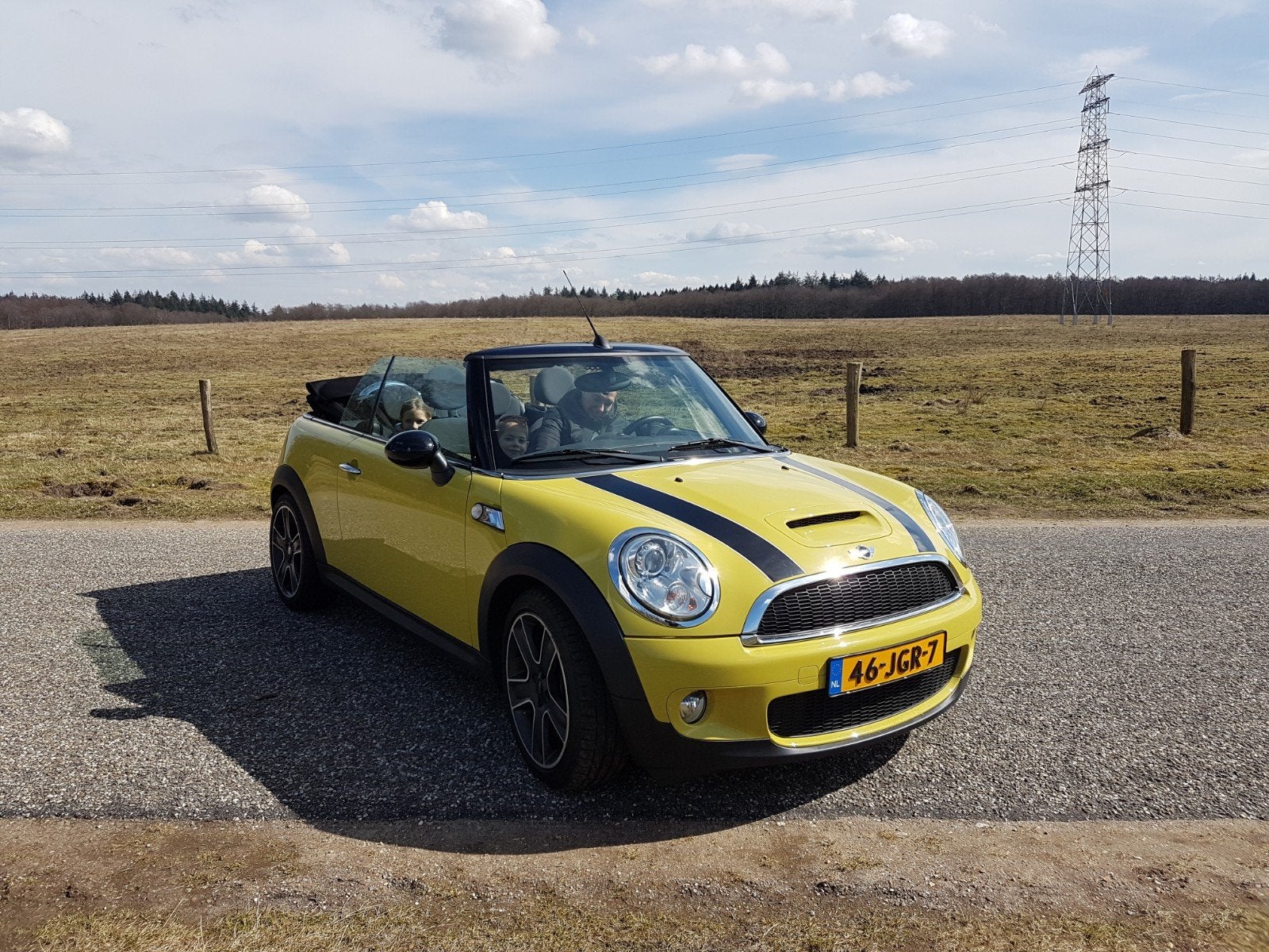Mini Cooper S Cabrio 2009 Geel, Auto's, Voorwielaandrijving, 4 cilinders, Cabriolet, 4 stoelen