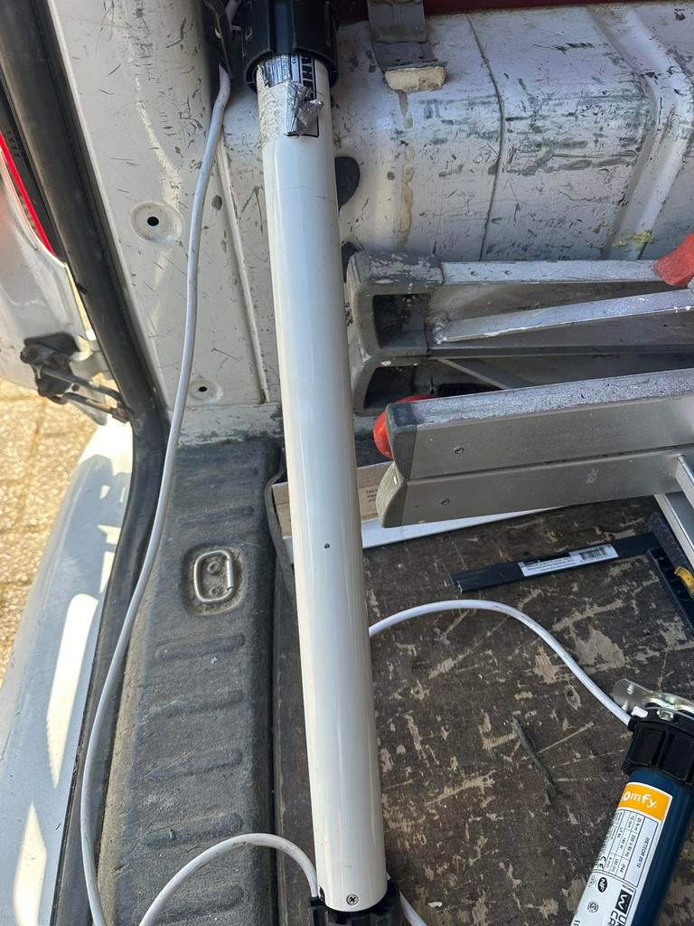 Screenmotor met afstandbediening 10 nm, Ophalen of Verzenden, Zo goed als nieuw, Trekhaakdrager