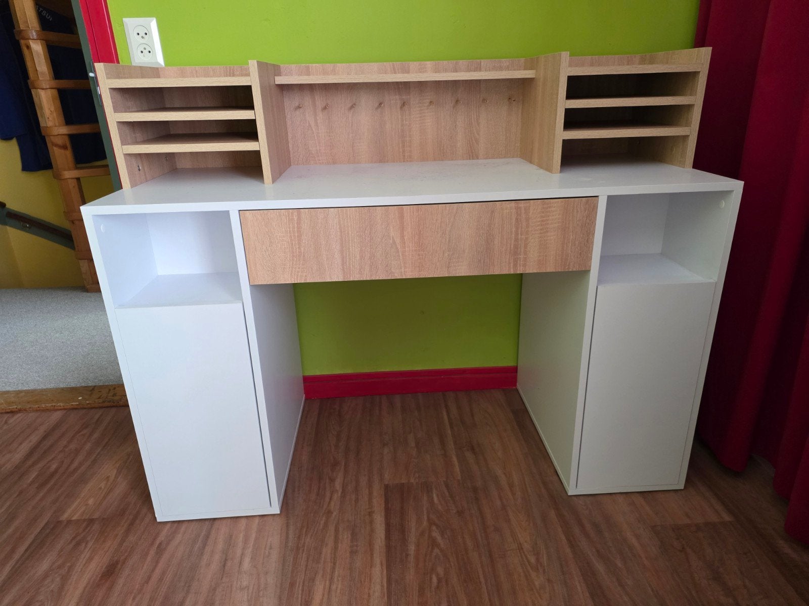 Nette Bureau, Ophalen, Gebruikt
