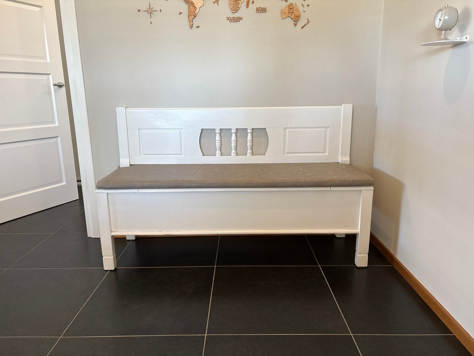 Witte houten bank met opbergruimte en kussen, Huis en Inrichting, Ophalen, Gebruikt, Hout