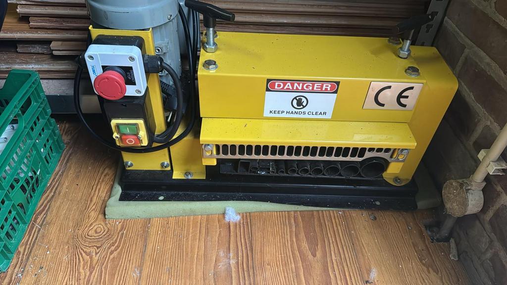 Kabelpelmachine 220volt gebruikt vraagprijs 350 euro, Ophalen of Verzenden, Zo goed als nieuw, DDR2, Desktop