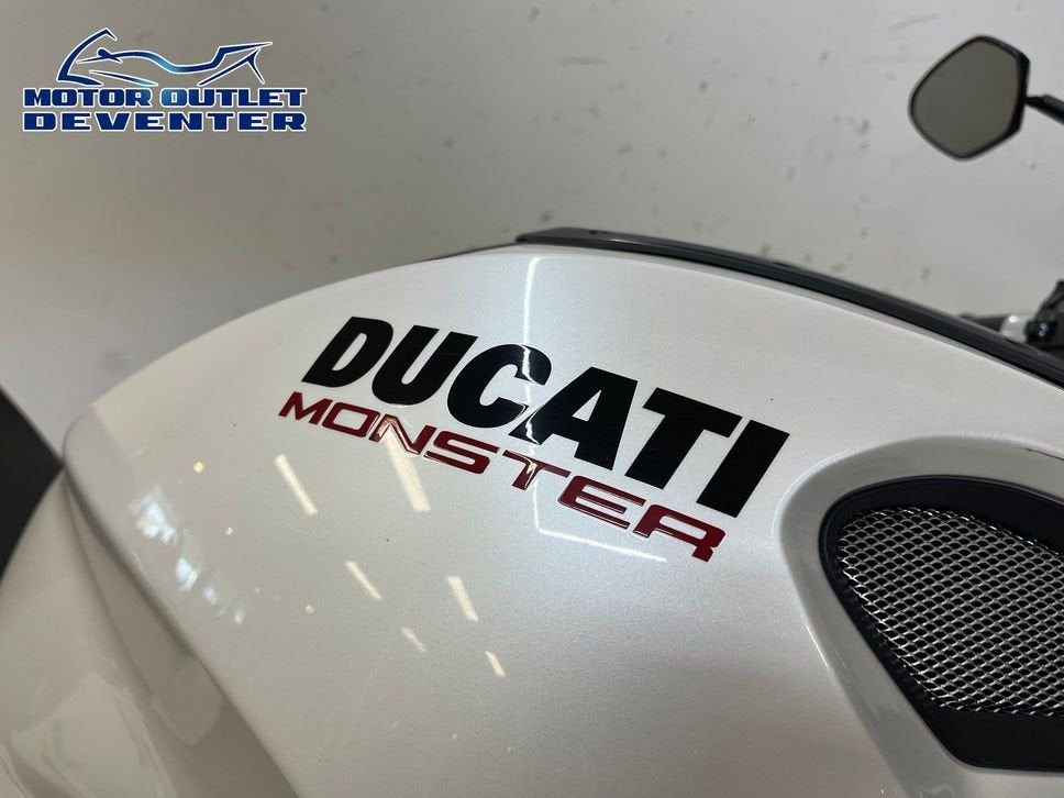 Prachtige DUCATI MONSTER 696 MONSTER696 M696 M 696 (bj 2008), DUCATI, 2 cilinders, Motorrijbewijs A, Bedrijf