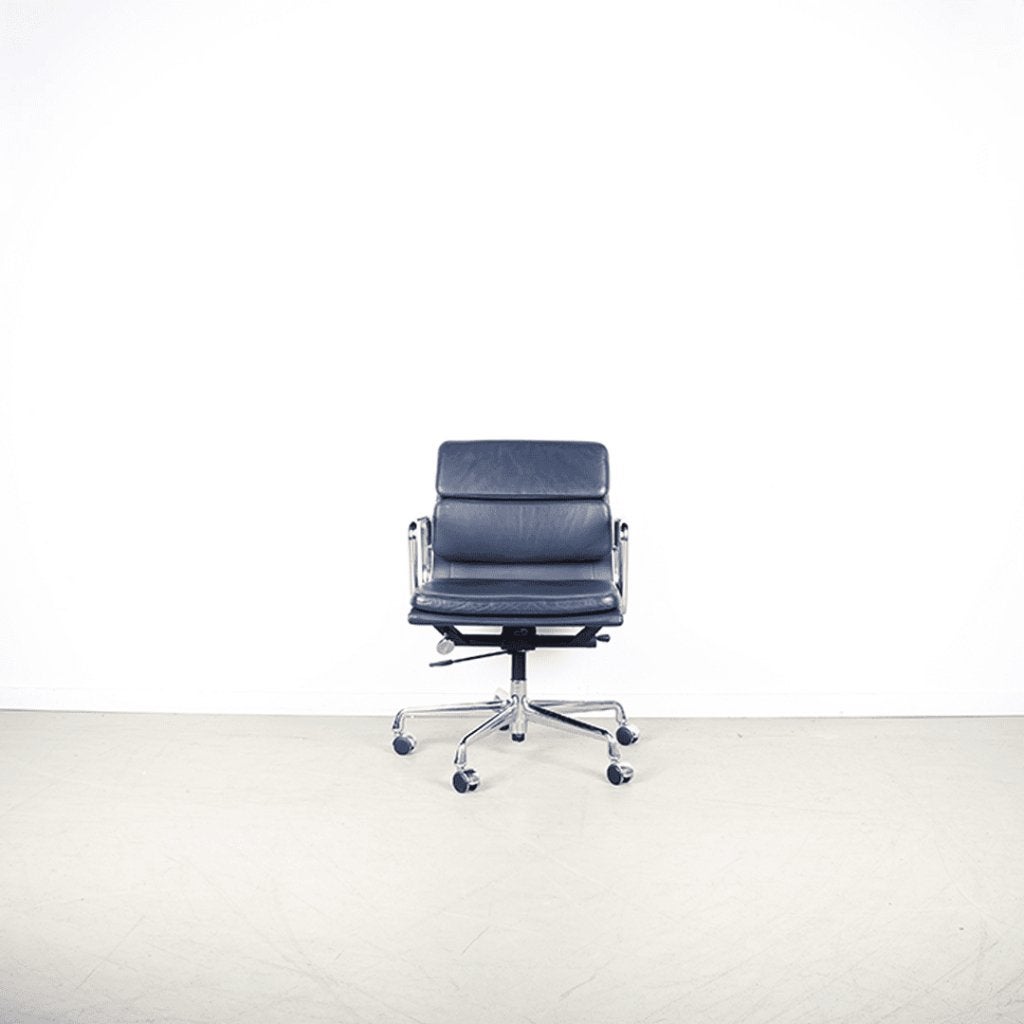 Vitra Eames EA 217 Bureaustoel Donkerblauw Leer - Chroom, Huis en Inrichting, Niet ingevuld, Zo goed als nieuw, Niet ingevuld
