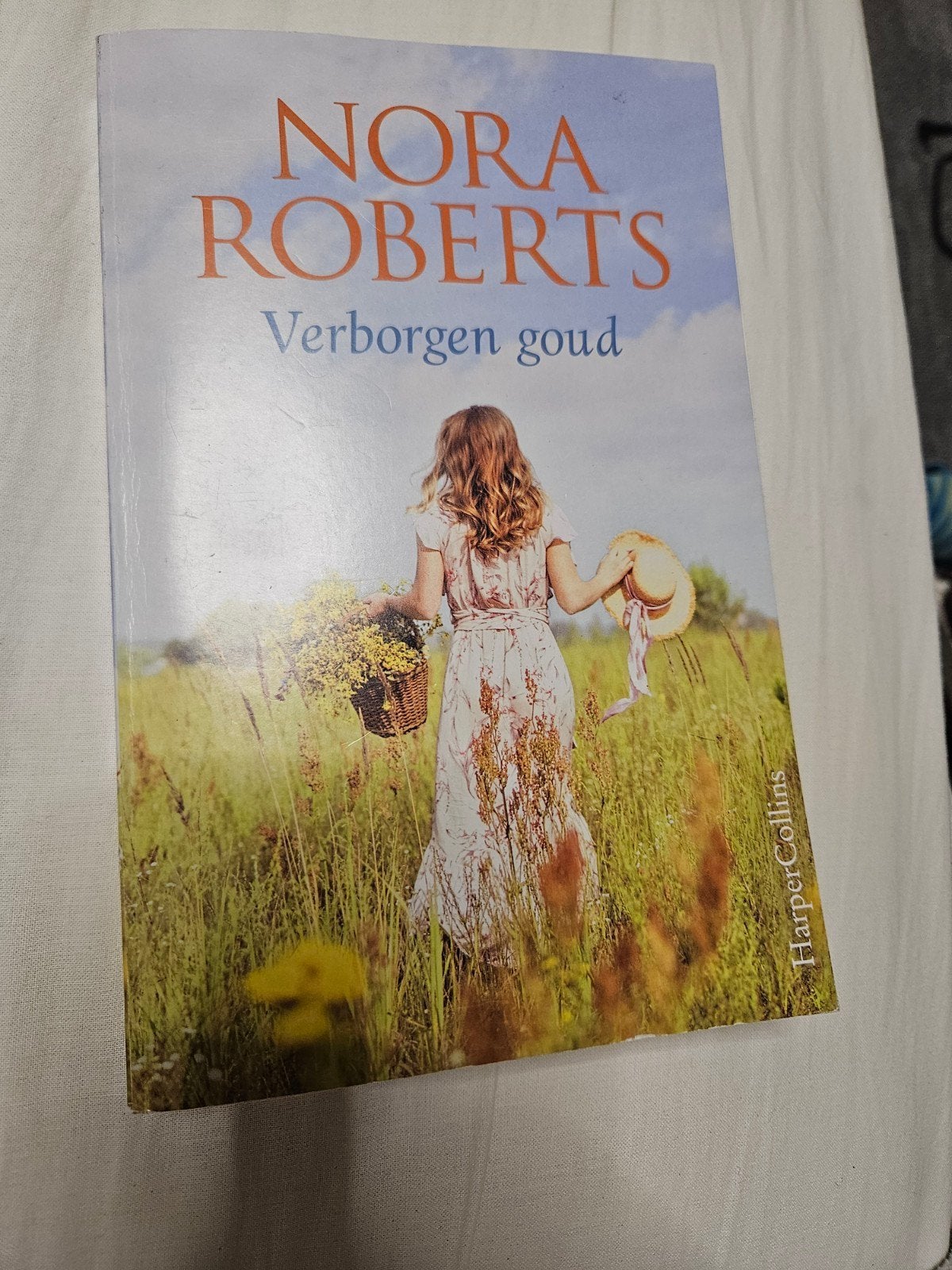 Nora Roberts - Verborgen goud (HarperCollins), Ophalen of Verzenden, Zo goed als nieuw, Nora Roberts