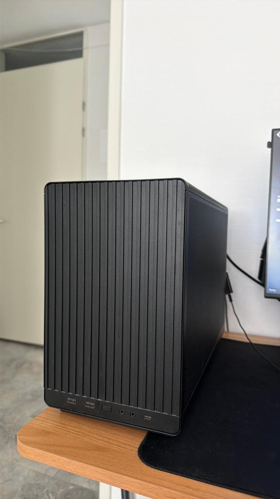 Micro ATX Lian Li, Ophalen, Zo goed als nieuw, Met videokaart, Gaming