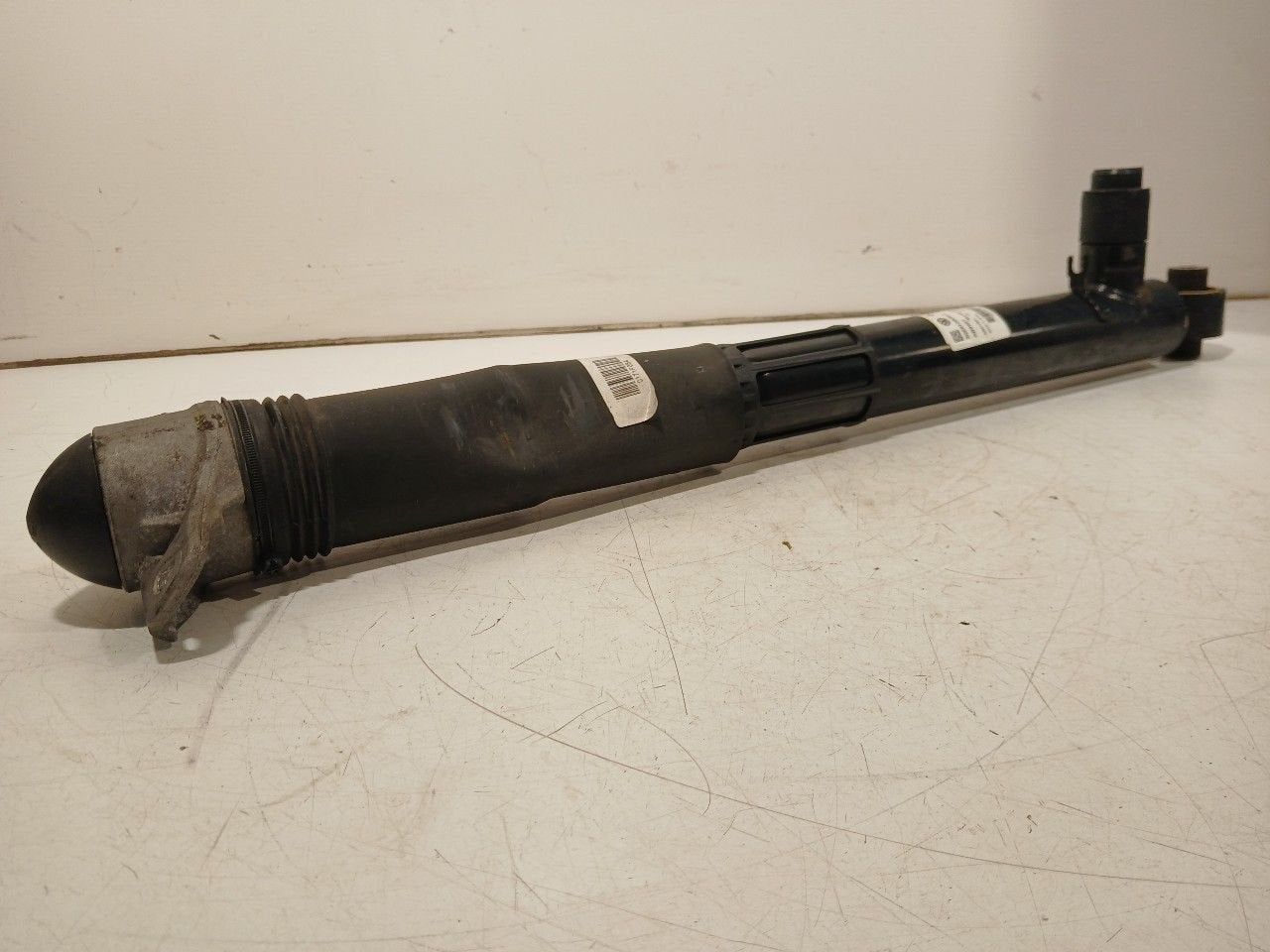 Schokbreker links achter Volkswagen Passat, Onderdelen@venauto.nl, Van der Ven Autorecycling B.V., Gebruikt, Ettenseweg 76, 4706 PB Roosendaal, The Netherlands