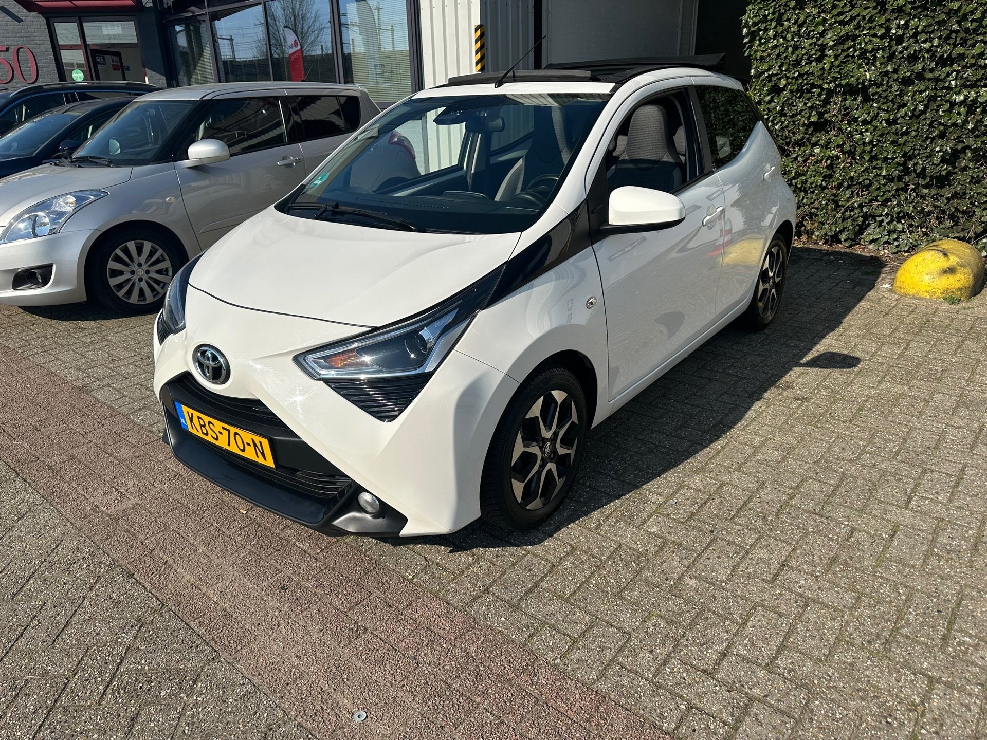 Toyota Aygo 1.0 VVT-i x-joy , Cabrio AUTOMAAT, Gebruikt, Euro 6, 4 stoelen, Wit