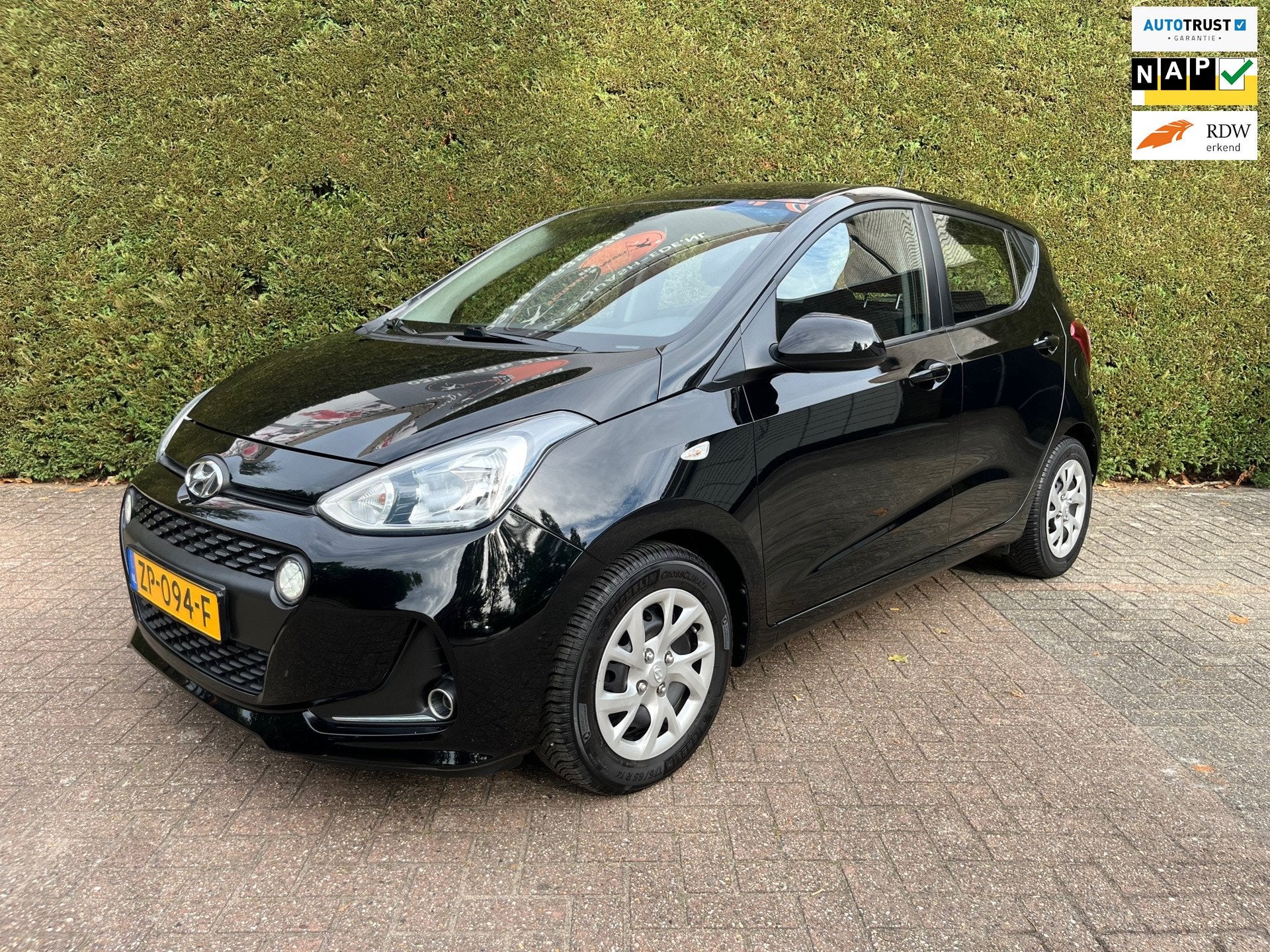 Hyundai I10 1.0i Comfort, Apple carplay, cruise, pdc, navi ,, Auto's, Gebruikt, 4 stoelen, Zwart, Bedrijf