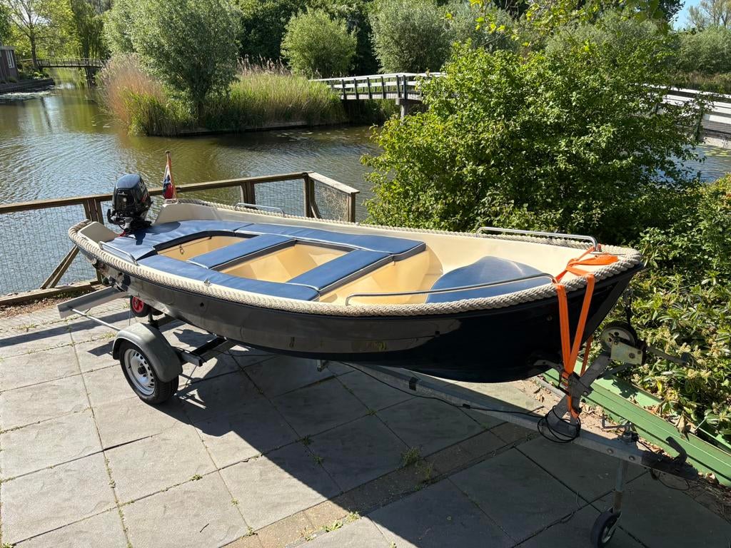Corsiva 430 sloep 8pk Suzuki 4takt met trailer., Watersport en Boten, Sloepen, Ophalen, 8 pk, Consoleboot, Gebruikt
