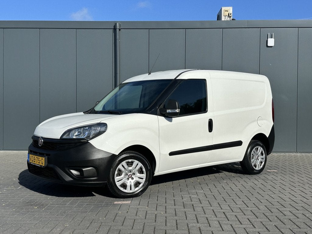 Fiat Doblò Cargo 1.3 MJ E6 / L1H1 / UNIEK ! / * 9.441 KM NA, Voorwielaandrijving, Gebruikt, 4 cilinders, 82 pk