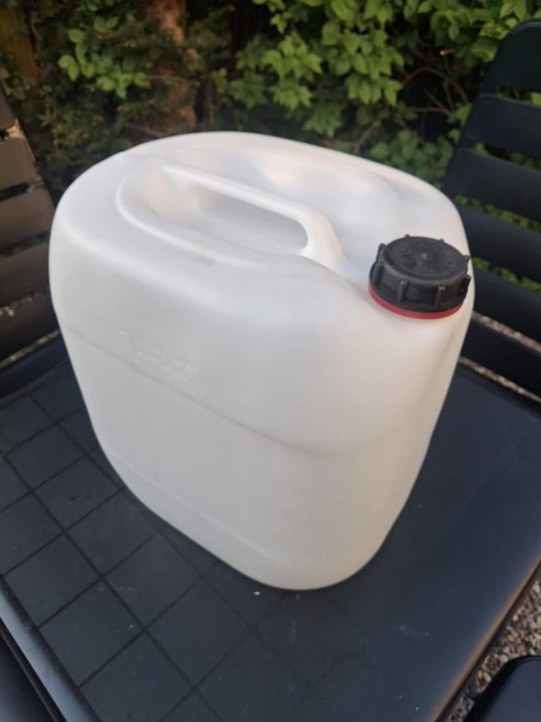 Stapelbare Jerrycans 30 Liter (PE-HD), Tuin en Terras, Regentonnen, Minder dan 75 liter, Ophalen of Verzenden, Zo goed als nieuw