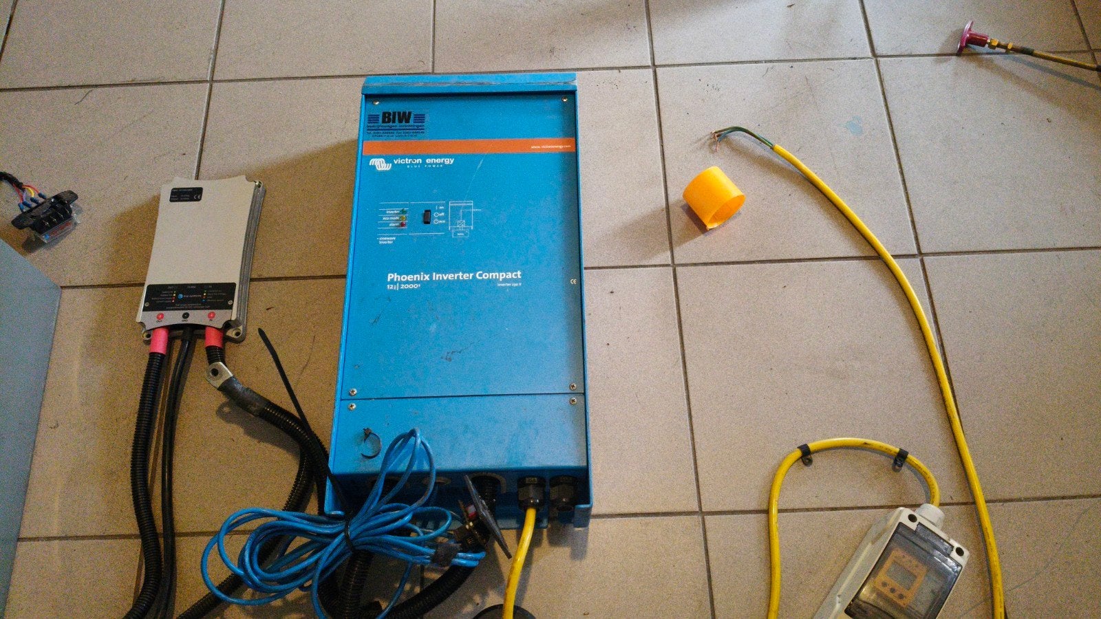 Victron Phoenix 12/2000 Omvormer met Isolatiebewaker + DC/DC, Ophalen, Gebruikt