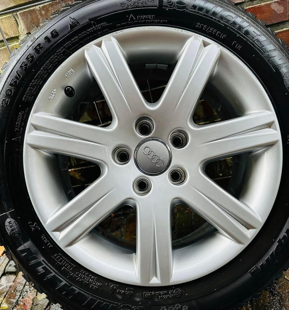 Originele Audi 16 inch velgen met banden 205/55 R16, Auto-onderdelen, Banden en Velgen, Ophalen, Gebruikt, Velg(en), 16 inch