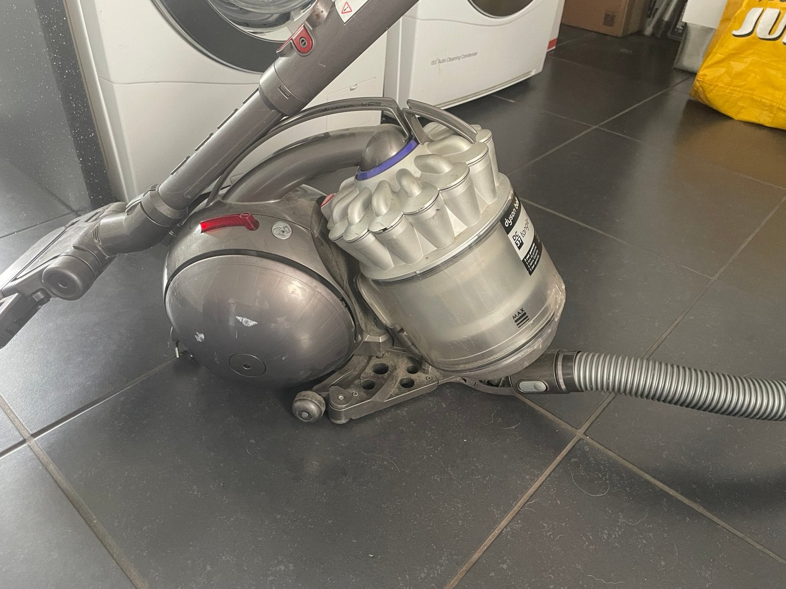 Dyson DC37, Ophalen, Zo goed als nieuw, Dyson, Geschikt voor harde vloeren