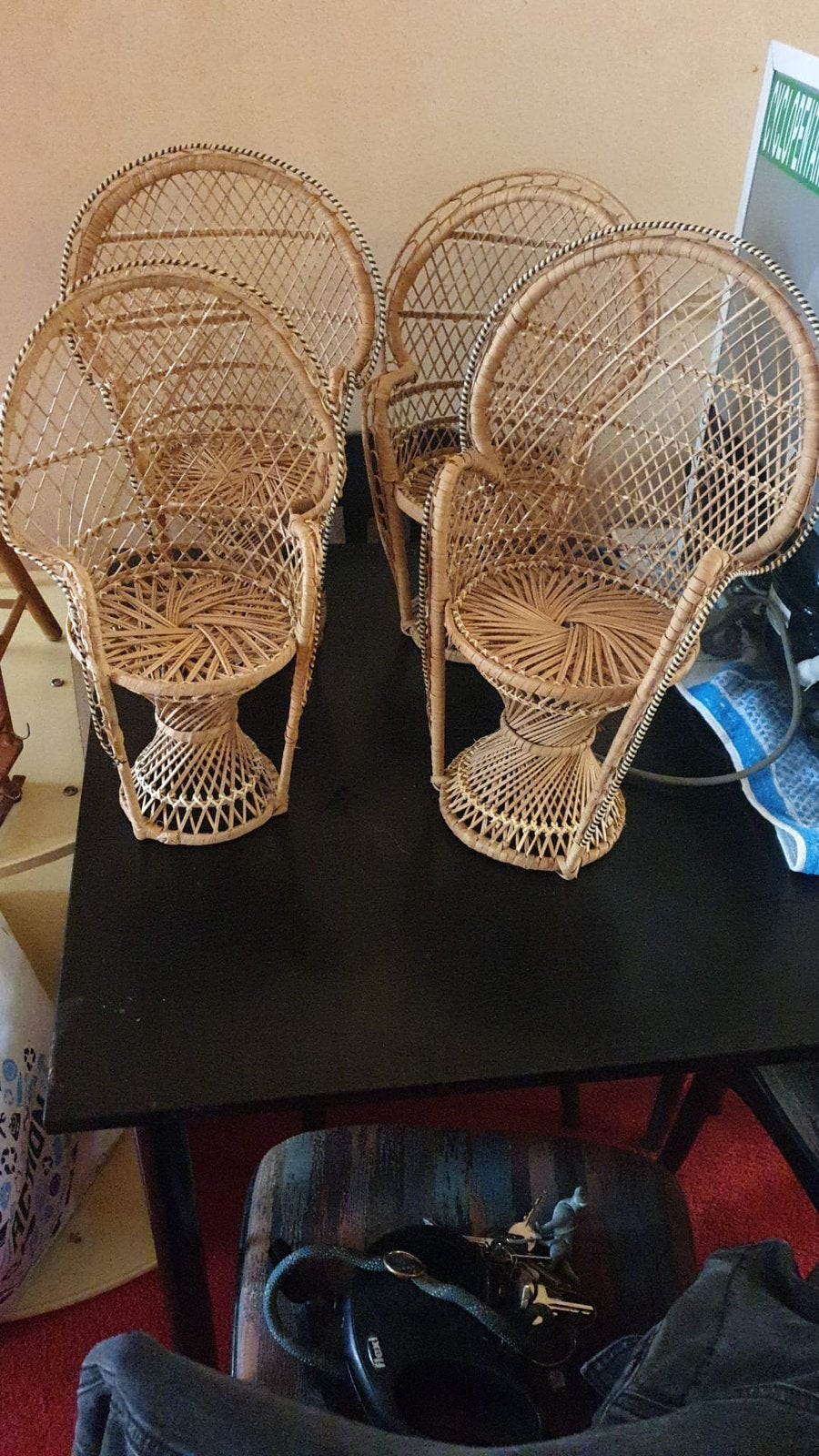 Poppenstoelen bedje, Ophalen