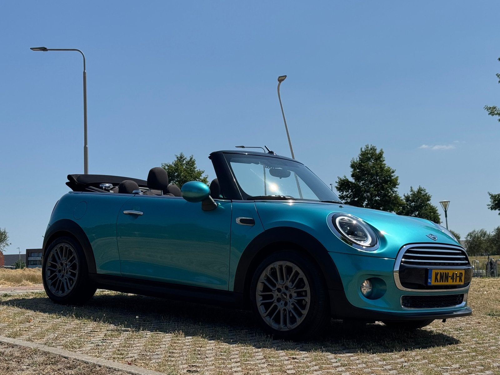 Caribbean Aqua Metallic F57 Cooper Cabrio! Led, 17 inch!, Voorwielaandrijving, 136 pk, Euro 6, Leder en Stof