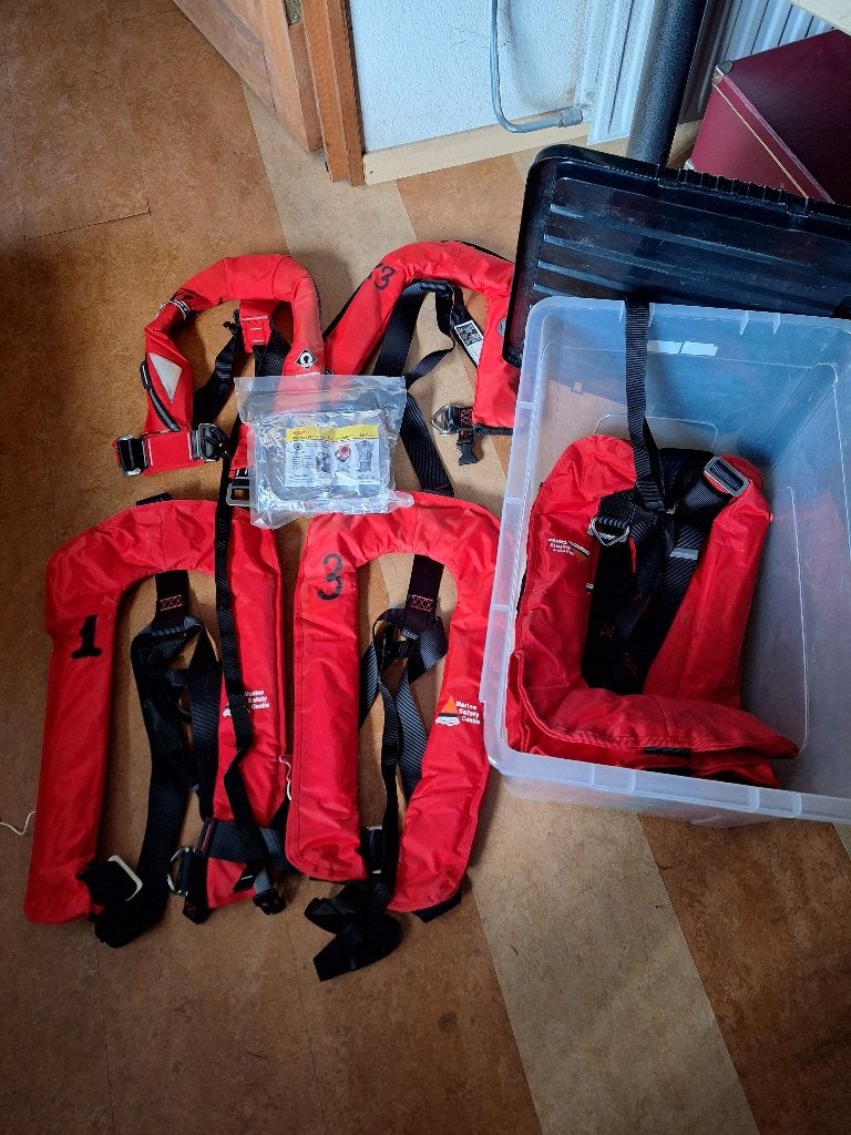 Zwemvesten voor volwassen 10 st, kinderen 4 st, Ophalen, Gebruikt, Dame of Heer, Reddingsvest of Zwemvest
