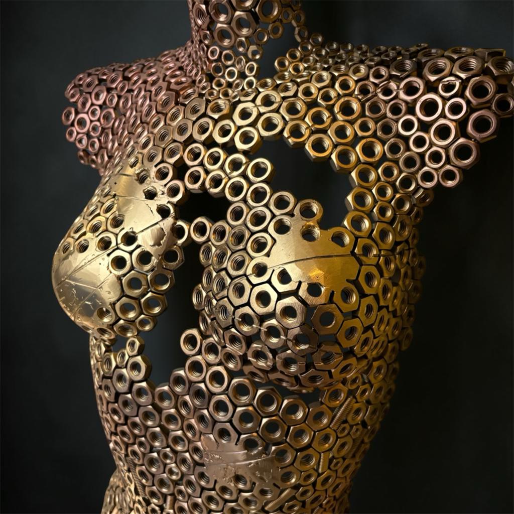 Metalen torso kunst, Buste, Ophalen of Verzenden, 1 meter - 2 meter, Goud