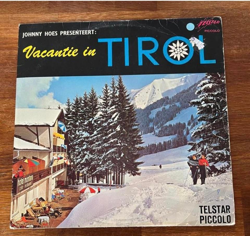 LP Johnny Hoes Vacantie in Tirol, Ophalen of Verzenden, Zo goed als nieuw, 12 inch, Nederlandstalig