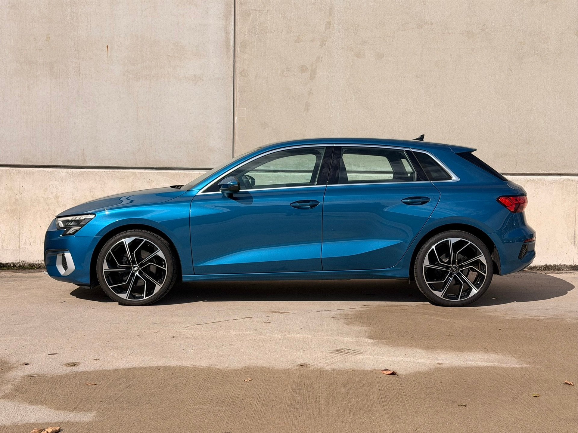 Audi A3 Sportback 35 TFSI S-Tronic 19'' Trekhaak CarPlay LED, Auto's, Audi, 4 cilinders, 150 pk, Blauw, Origineel Nederlands