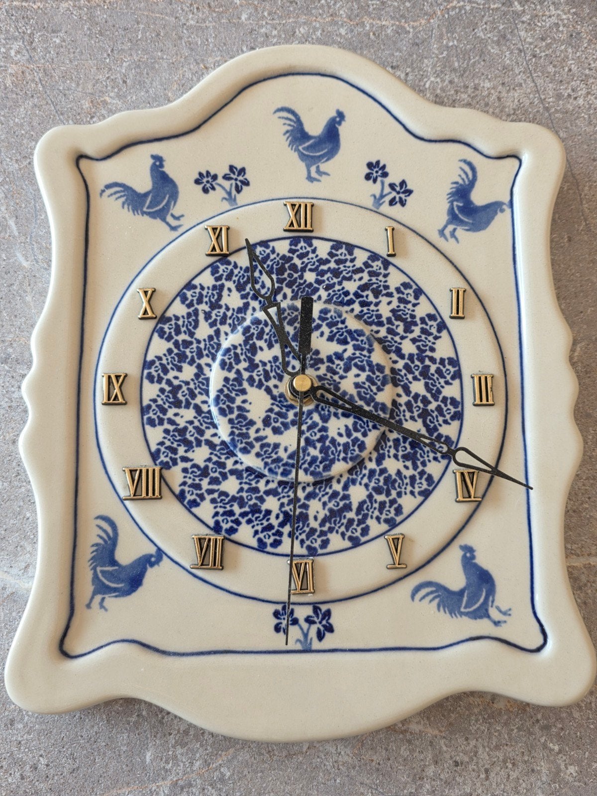 Bunzlau Keramische Wandklok met Haan Decor, Ophalen of Verzenden, Nieuw, Aardewerk, Overige stijlen