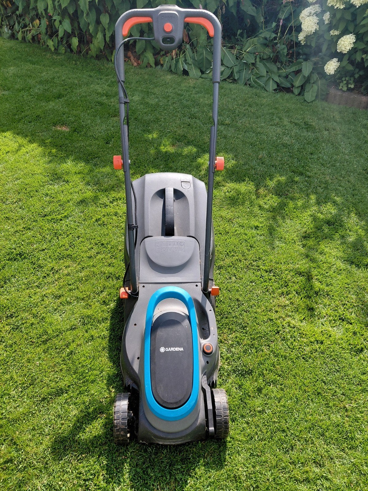 Gardena Grasmaaier. Elektrische Grasmaaier met opvangbak, Ophalen, Cirkelmaaier, Elektrische grasmaaier, Zo goed als nieuw