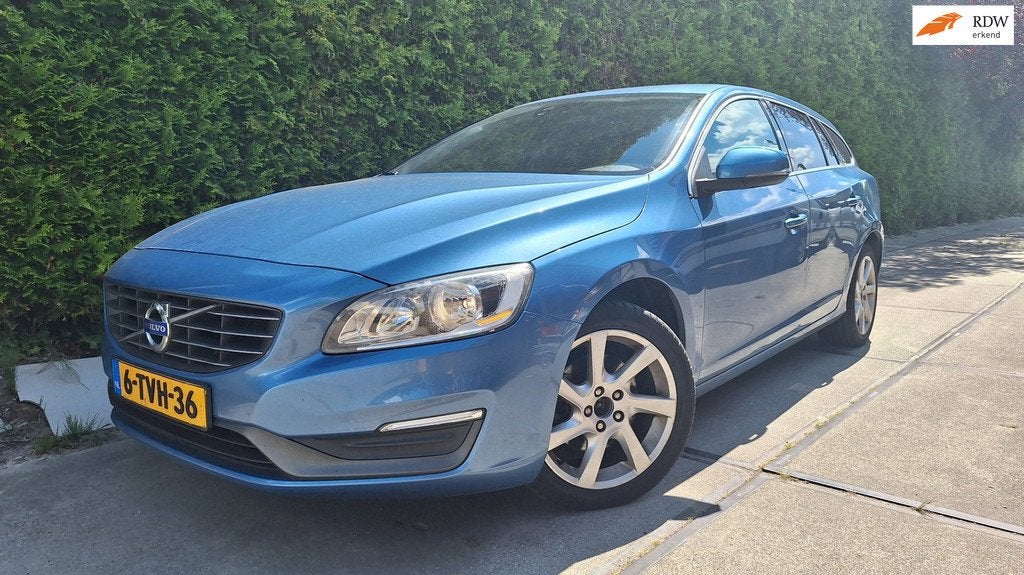Volvo V60 2.0 D4 Momentum, Auto's, Volvo, Voorwielaandrijving, Stof, 4 cilinders, Blauw