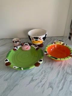 Koe servies bord schaaltje kom en eierdop NIEUW, Nieuw, Ophalen of Verzenden, Bord(en), Overige stijlen