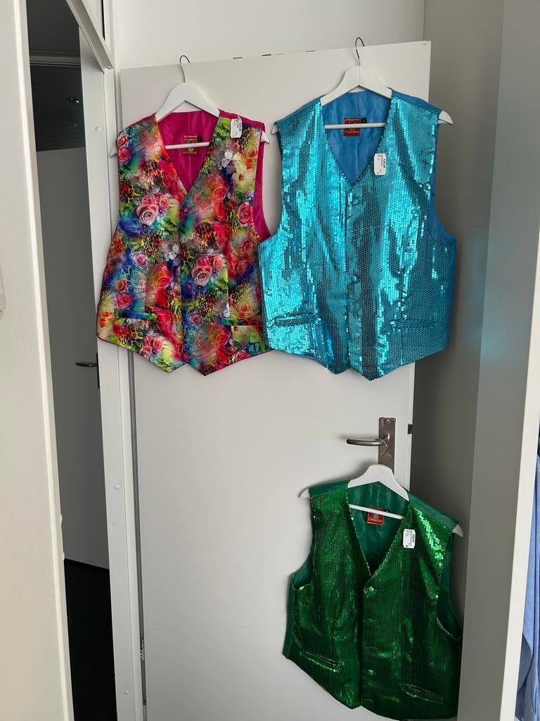 Nieuwe ongedragen giletjes | diverse maten, Carnaval, Maat 42/44 (L), Nieuw, Ophalen of Verzenden