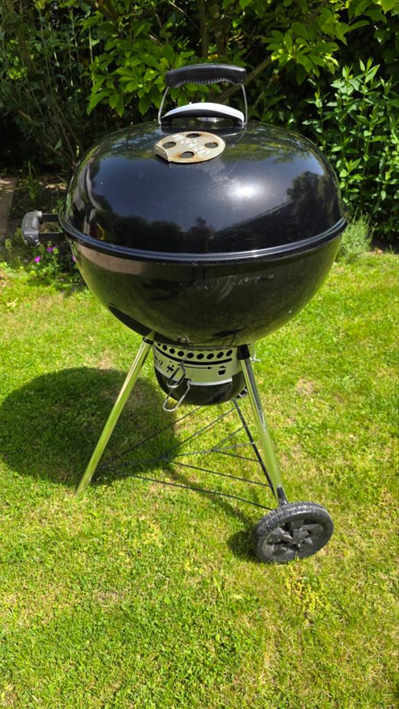 Weber BBQ 57 cm met starter. Bieden vanaf E100, Ophalen, Gebruikt, Onbekend, Met accessoires