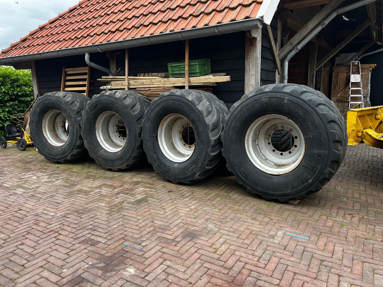 Trelleborg ,set wielen 680/55R26,5, Ophalen of Verzenden