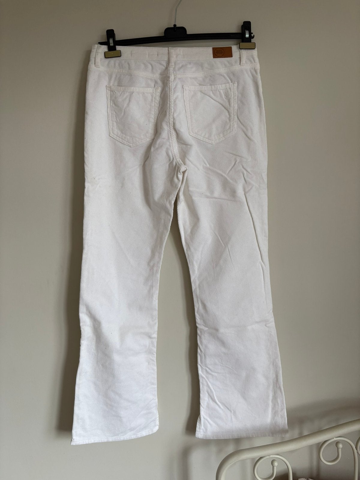 Studio Anneloes Bootcut Corduroy Broek Wit L, Kleding | Dames, Broeken en Pantalons, Gedragen, Maat 42/44 (L), Wit, Lang, Ophalen of Verzenden